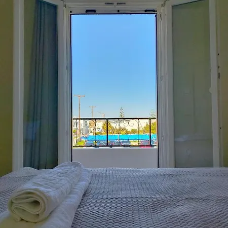 Sea View Spacious 50m From Beach 아파트 *