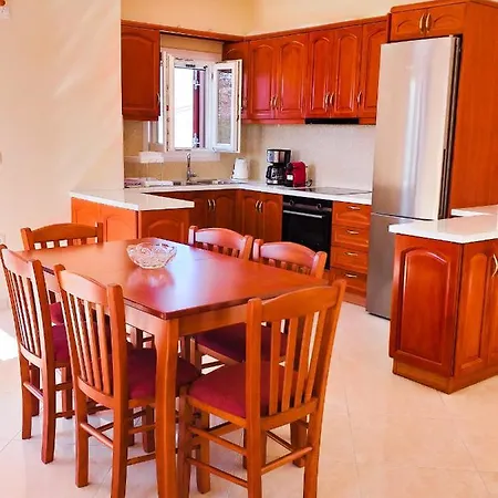 Sea View Spacious 50m From Beach